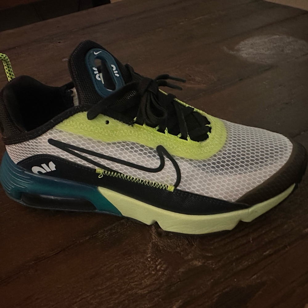 Nike Black and Green Sneakers with Breathable Mesh